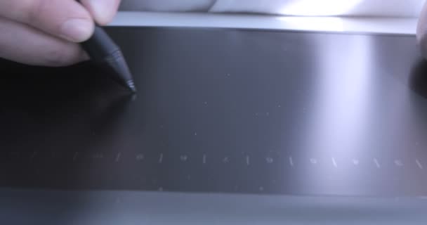 Close Desenho Mão Tablet Digital Com Lápis — Vídeo de Stock