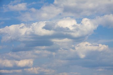 Gökyüzü arka plan ile güzel bulutlar