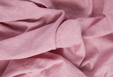 Dalgalar ile zarif kırmızı saden ipek