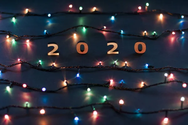 Деревянные числа, образующие число 2020 — стоковое фото