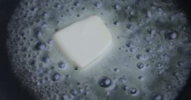 Enfiou Manteiga Frigideira — Vídeo de Stock