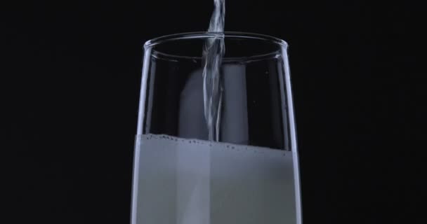 Pouring Soda Glass Close — Stock Video