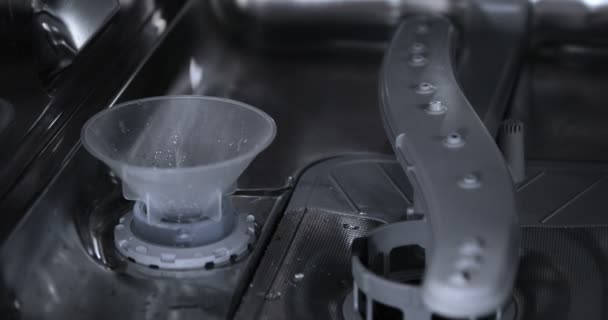 Bulaşık Makinesinde Akıyor — Stok video