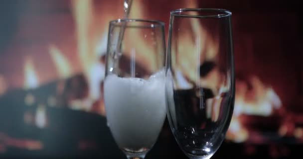Наливаємо Шампанське Склянку — стокове відео