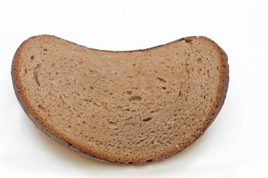 Beyaz arka plan üzerinde eski bir kuru ekmek dilimi 