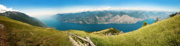 Hisnande Utsikter Till Gardasjön Från Toppen Monte Baldo Berget Norr — Stockfoto