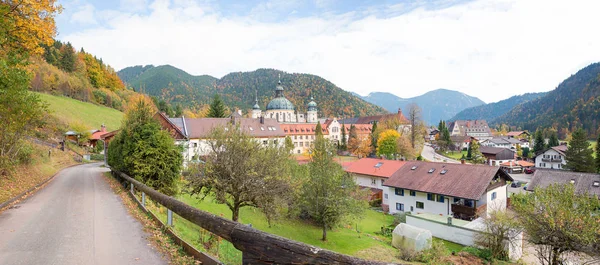 Idyllische Wandelpad Rond Ettal Klooster Herfst Beierse Landschap — Stockfoto