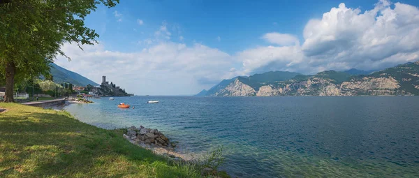 Spiaggia Balneabile Lago Gardasee Vicino Malcesine Italia — Foto Stock