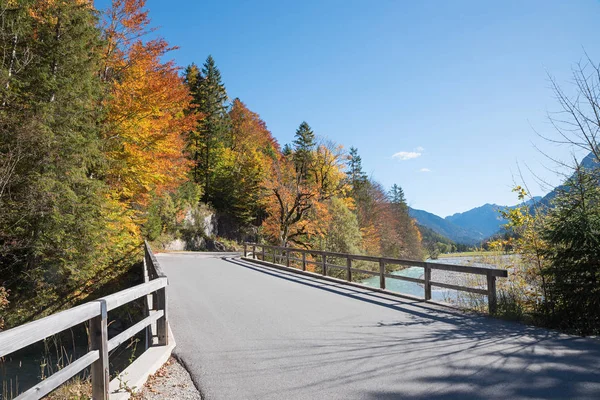 Landstraße Durch Naturschutzgebiet Karwendel Risstal Herbst — Stockfoto