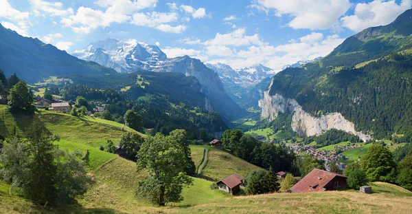 Uitzicht Prachtige Lauterbrunnental Beroemde Berg Jungfrau Berner Oberland Zwitserse Alpen — Stockfoto