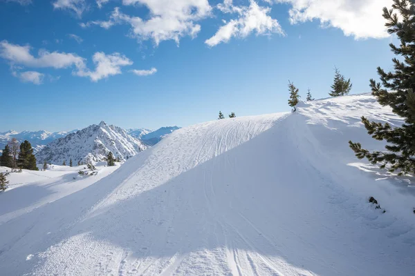 Pistemakers Bij Ski Tracks Mooie Helling Rofan Bergen Skiën Gebied — Stockfoto
