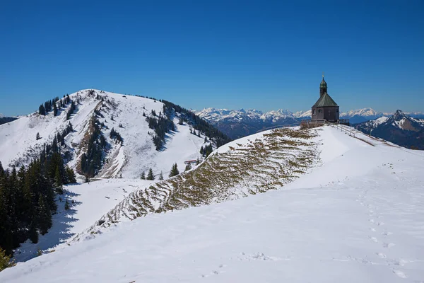 Kápolna Bajor Alpokban Olvadás Kora Tavasszal Wallberg Hegyen Népszerű Mountain — Stock Fotó