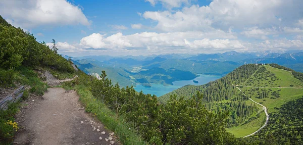 Vyhlídkové Pěší Turistická Stezka Bavorských Alpách Herzogstand Horské Krajiny Panorama — Stock fotografie