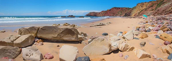 PRAIA DO AMADO, CARRAPATEIRA, PORTUGAL, 18 de junio de 2019 - beautif —  Fotos de Stock