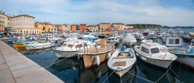 Rovinj, Istria Hırvatistan, 7 Ağustos 2019: Rov romantik liman
