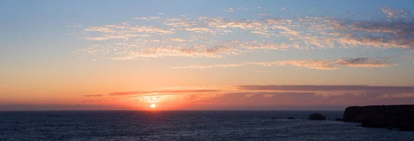 Vista panoramica oceano atlantico al tramonto, Portogallo — Foto Stock