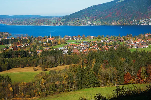 Blick Vom Hang Auf Bad Wiessee Dorf Und Tegernsee Oberbayern — Stockfoto