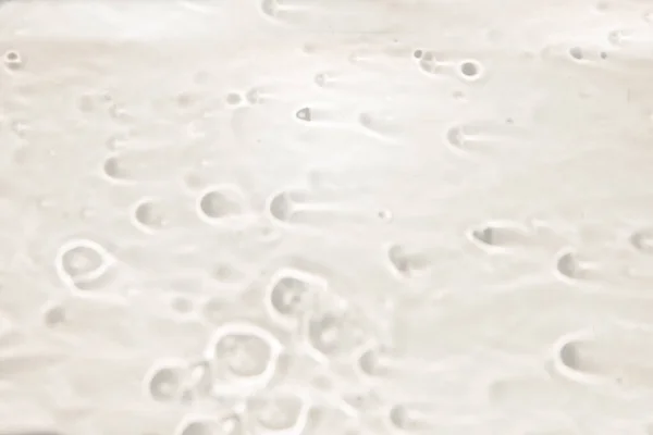 Błyszczący Panel Oknem Naturalny Efekt Gładkimi Kroplami Deszczu Odbicie Deszczu — Zdjęcie stockowe