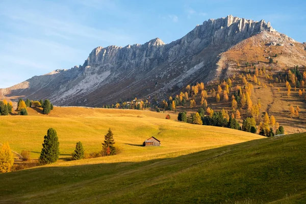 Schöne Herbstfarben Fuße Der Geislerberge Bei Sonnenuntergang Den Dolomiten Südtirol — Stockfoto