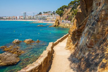 Yaz mevsiminde Lloret de Mar plajı, Katalonya, İspanya 'da Costa Brava