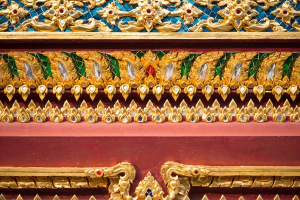 Thai pattern on wall of church at  Wat Rakhang Khositaram Bangko — Stock Photo, Image