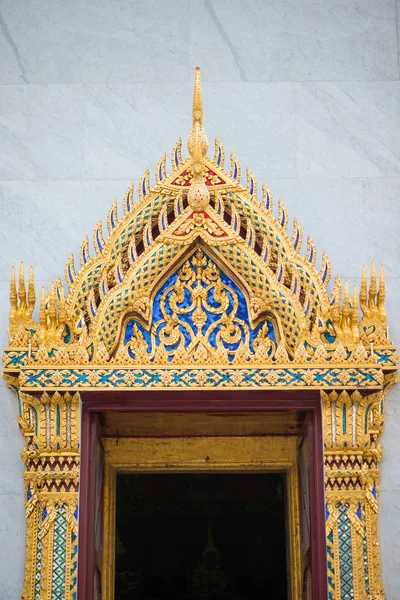 Thaise stijl raam in tempel — Stockfoto