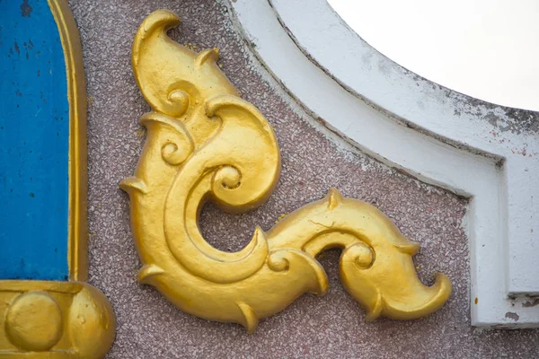 Thai pattern on wall of church at  Wat Rakhang Khositaram — Stock Photo, Image