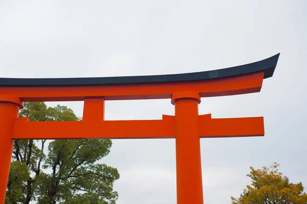 Red Torii på Fushimi Inari-Taisha Shrine i Kyoto, Japan — Stockfoto