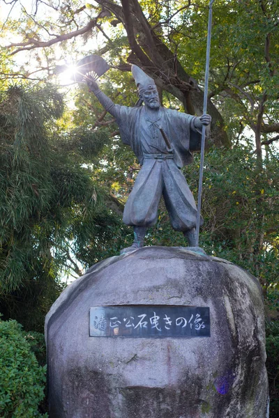 Kato Kiyomasa staty i Nagoya, Japan. samuraj som övervakar byggandet av stenmuren i Nagoyas slott. — Stockfoto