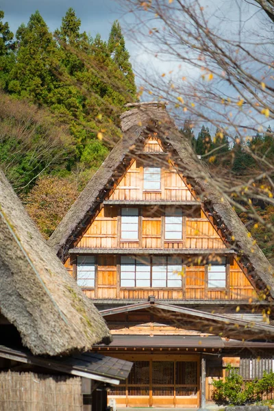 Maison traditionnelle gassho-zukuri à Shirakawa-go, Japon — Photo