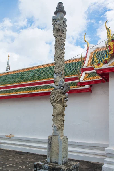Dragon pole in Wat arun Bangkok,Thailand — Stock Photo, Image