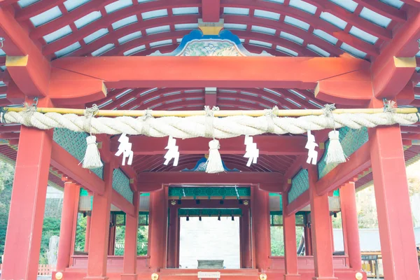 Sala delle vergini del santuario Tsurugaoka Hachimangu, popolare attrazione turistica di Kamakura, Giappone — Foto Stock