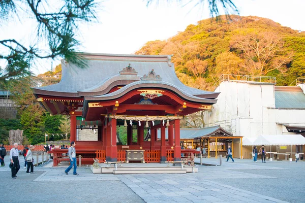 Salón inaugural del santuario de Tsurugaoka Hachimangu, popular atracción turística de Kamakura, Japón — Foto de Stock