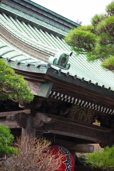 Old Style takfoten av Hase-dera Temple i Kamakura, Japan. — Stockfoto