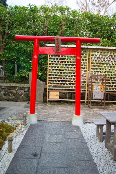 Kakigara Inari lub Inari-SHA w Haze-dera Rozciągacz lub Hase-Kannon Rozciągacz w Kamakura, Japonia — Zdjęcie stockowe