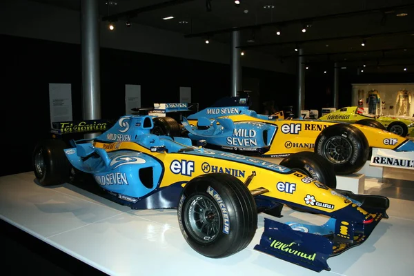 Oviedo Espanha 2015 Museu Fernando Alonso Seus Carros Vencedores Renault — Fotografia de Stock