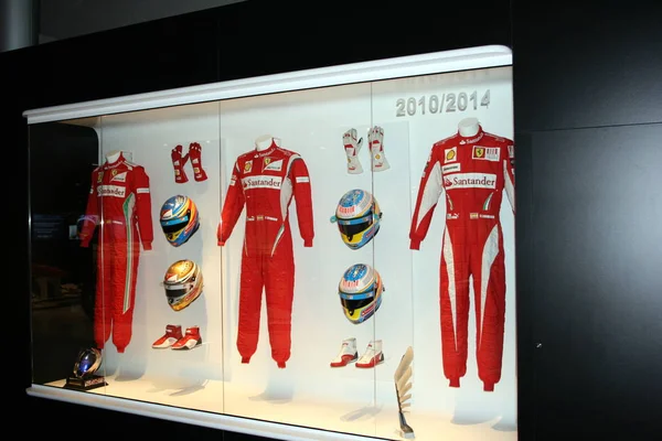 Oviedo Espanha 2015 Museu Fernando Alonso Mostra Com Macacão Ferrari — Fotografia de Stock