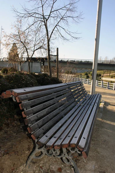 Parkta buz gibi tezgah