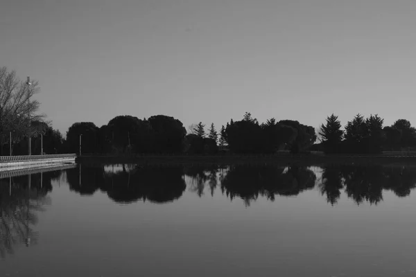 Reflexões Preto Branco — Fotografia de Stock