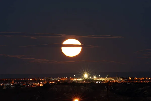 Dolunay Madrid yükselen