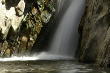 uzun pozlama ile şelale detay