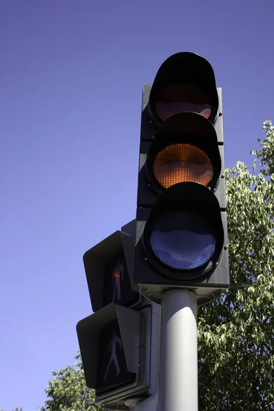 Arabalar için yeşil trafik ışığı