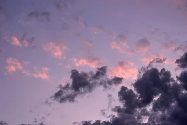 Awan Dengan Warna Yang Berbeda Langit — Stok Foto