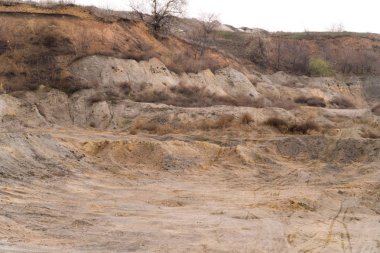 Madencilik yatay, kum ocağı ve çalılar Kuru