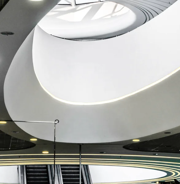 Абстрактное Фото Торгового Центра Современным Дизайном Прозрачной Стеклянной Крышей — стоковое фото