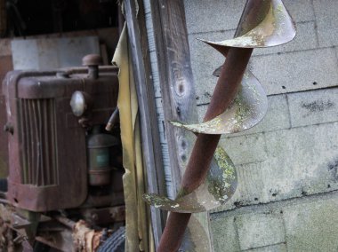 Antika traktör ve Tarım makineleri paslı bıçak