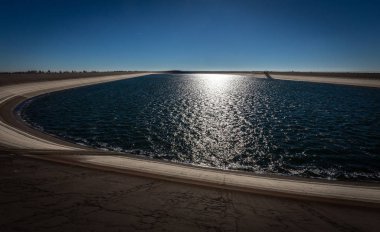 Üst su reservoire Çek Cumhuriyeti Jeseniky dağlarında Dlouhe Strane doğal fotoğraf