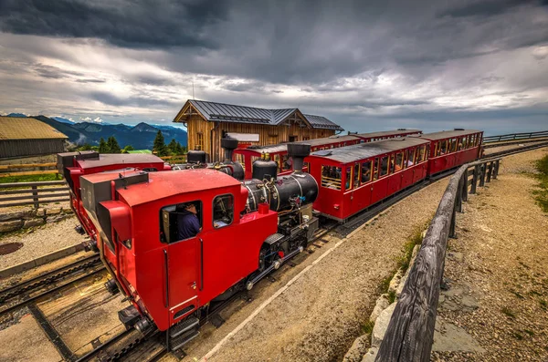 Δύο Τρένα Ατμομηχανή Σας Περιμένει Στο Σταθμό Του Schafbergalpe — Φωτογραφία Αρχείου