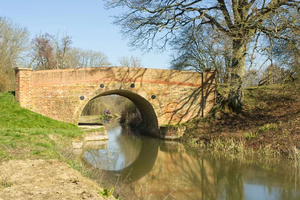 Lacock yakınlarındaki kanal köprüsü, Wiltshire, İngiltere — Stok fotoğraf