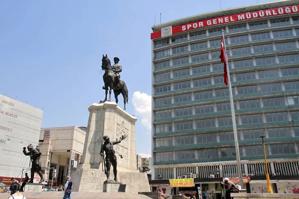 Widok Stambuł Atatürk Statue Square Dzielnicy Ulus Ankara Turkey Photo — Zdjęcie stockowe